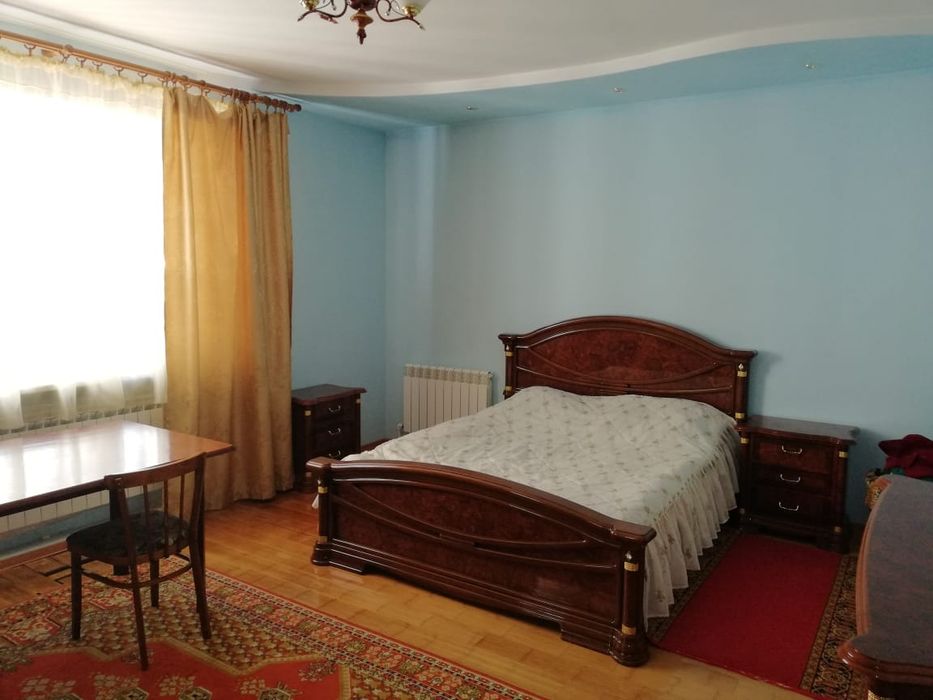 Продам спальный гарнитур Италия