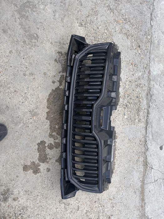 Grilă radiator skoda fabia 3.cod:6v0853653.a.