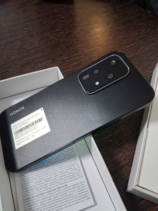 Хонор 200 Lite Чисто нов телефон с гаранция.Телефонът е на един месец.