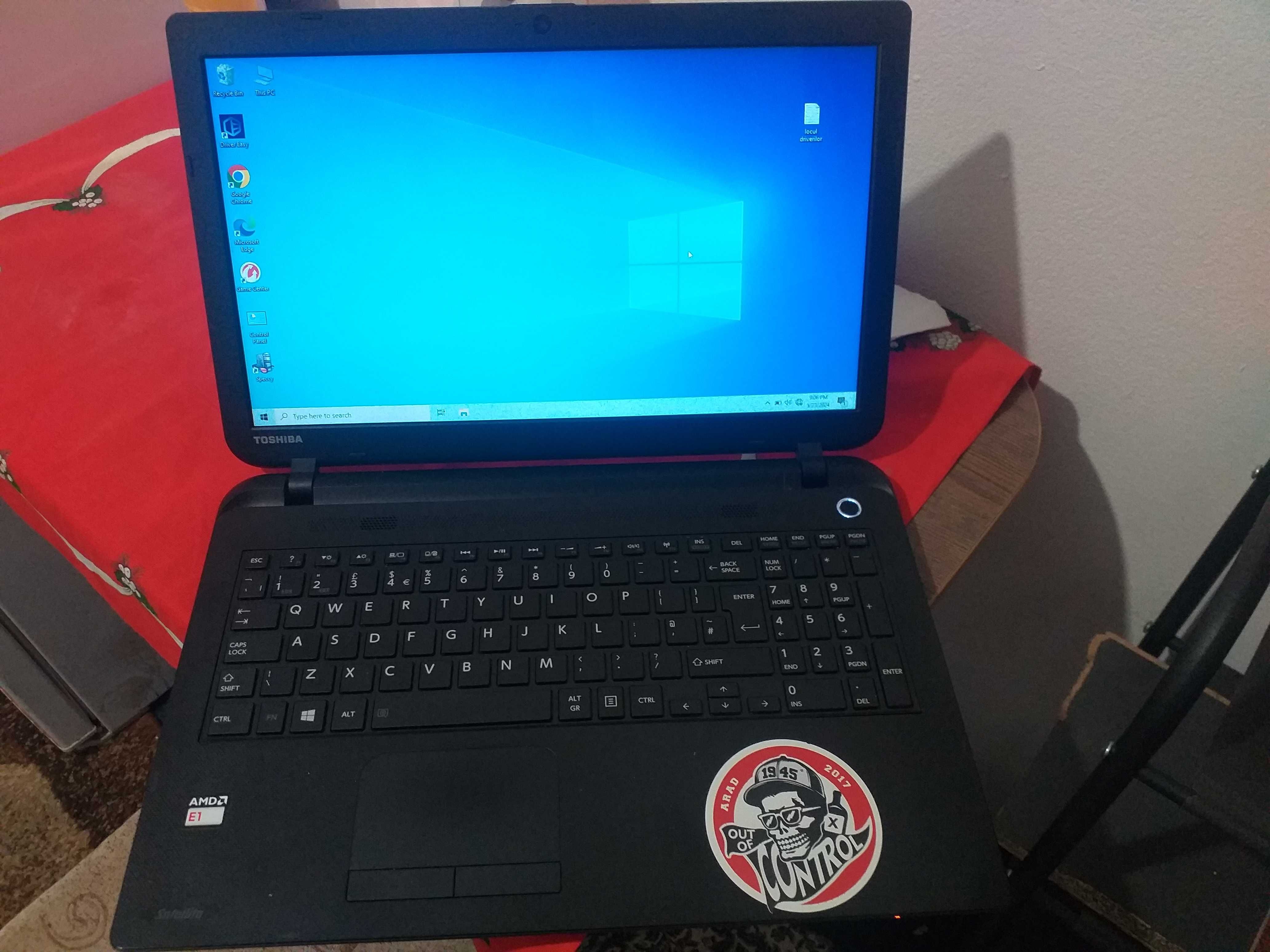 Vand laptop Toshiba