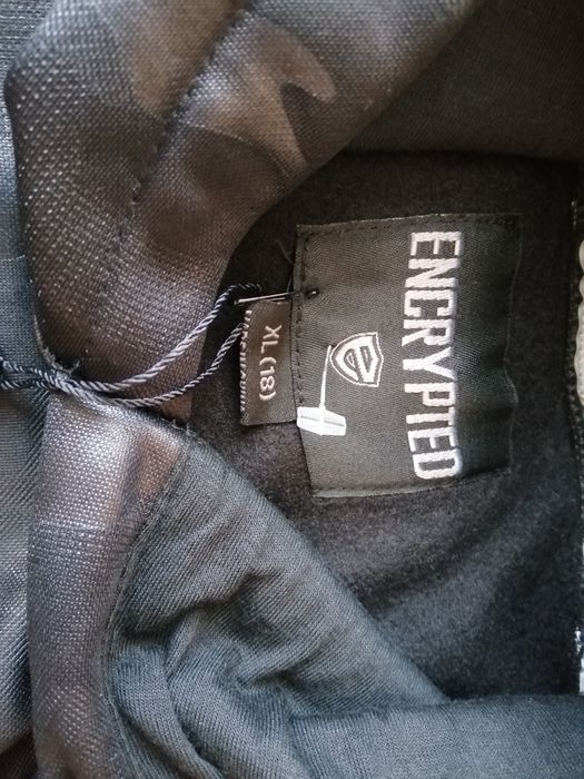 Черен ватиран суичър