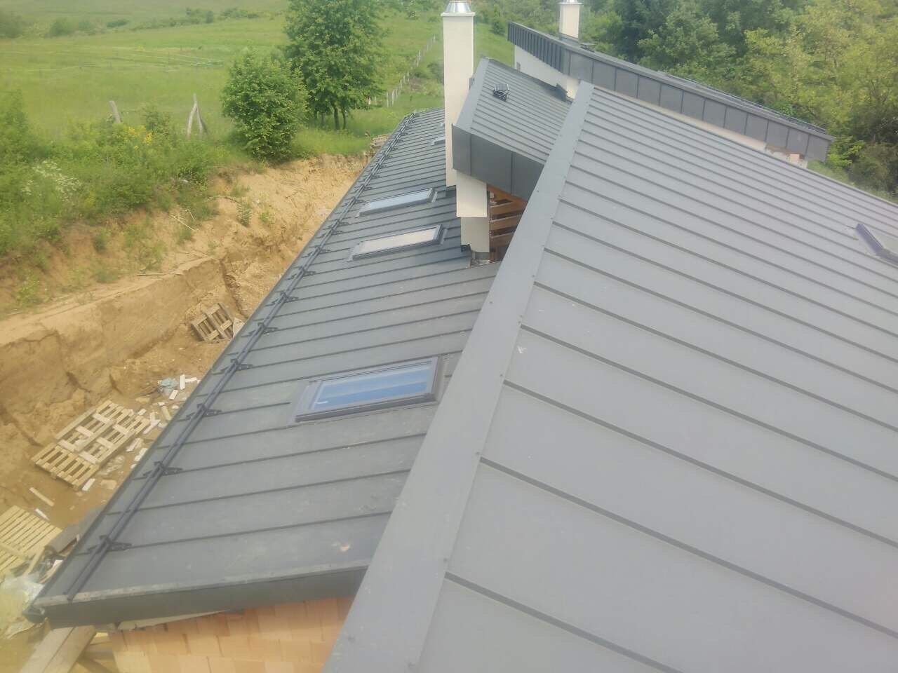 EXECUTĂM ACOPERIȘURI ORICE TIP

Montaj tiglă metalică

Reparatii acope