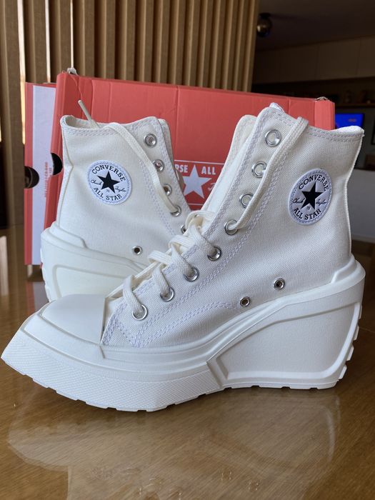 Нови високи бели кецове Converse N36,5
