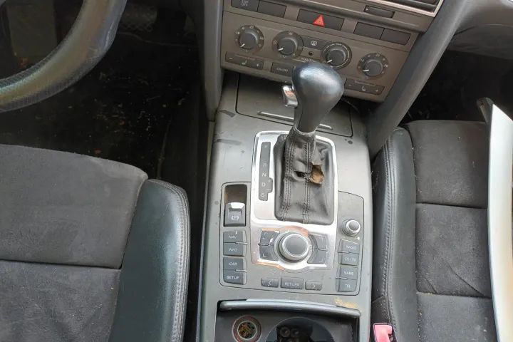 timonerie selector viteze praguri aripa stanga dreapta spate fata Audi A6 C6 4x4 motor 3.0TDI  225CP   BMK dezmembrez