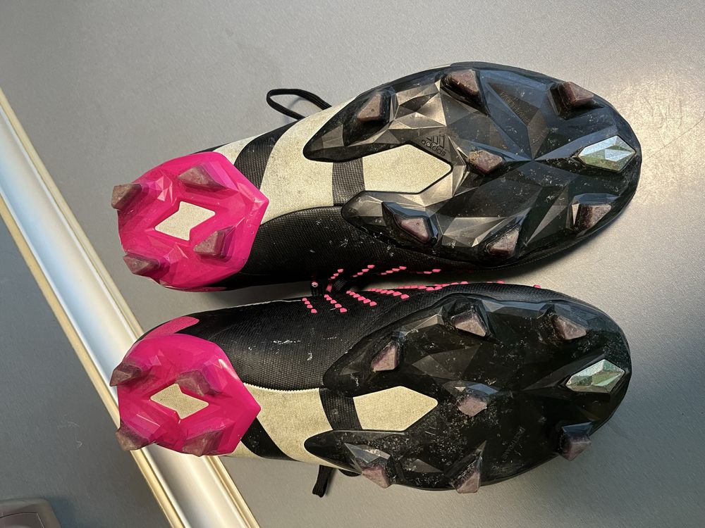 Adidas predator бутонки