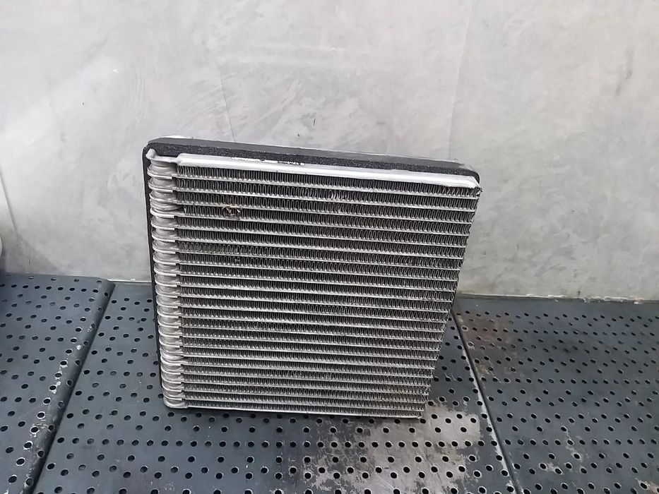 Radiator calorifer clima bord vw golf 5 1k