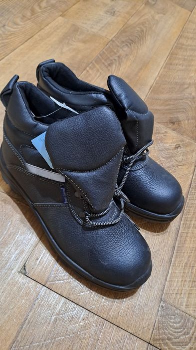 Продам ботинки рабочие