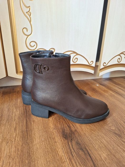 Сапоги ( новые) темно коричневый