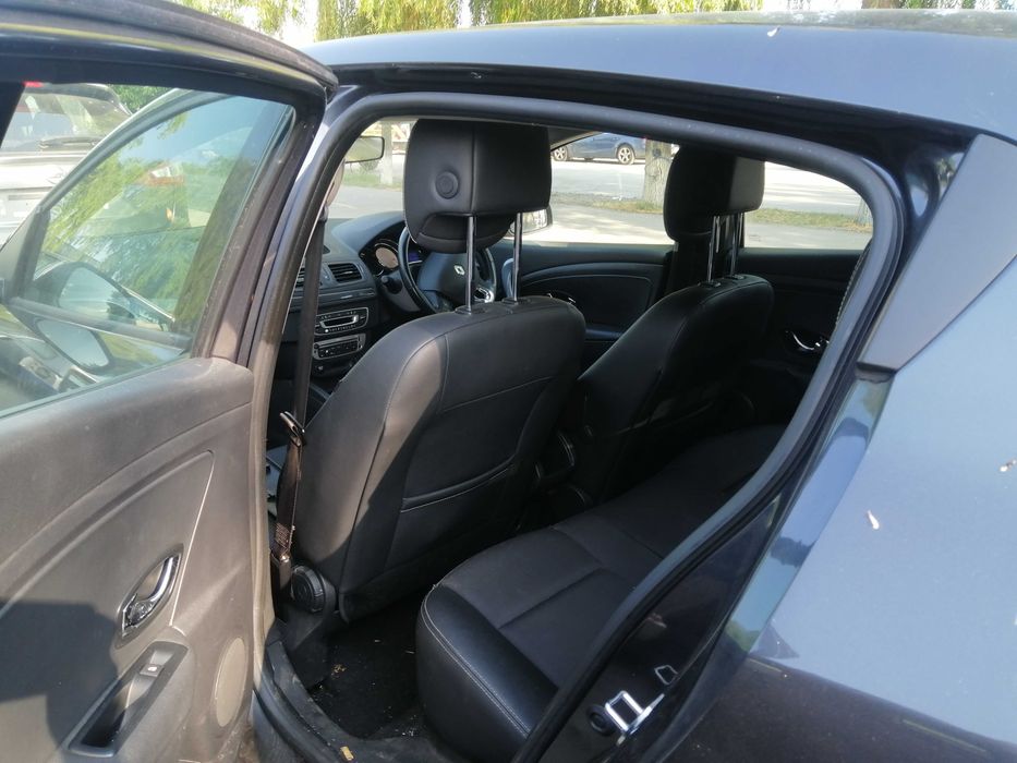 Dezmembram Renault Megane