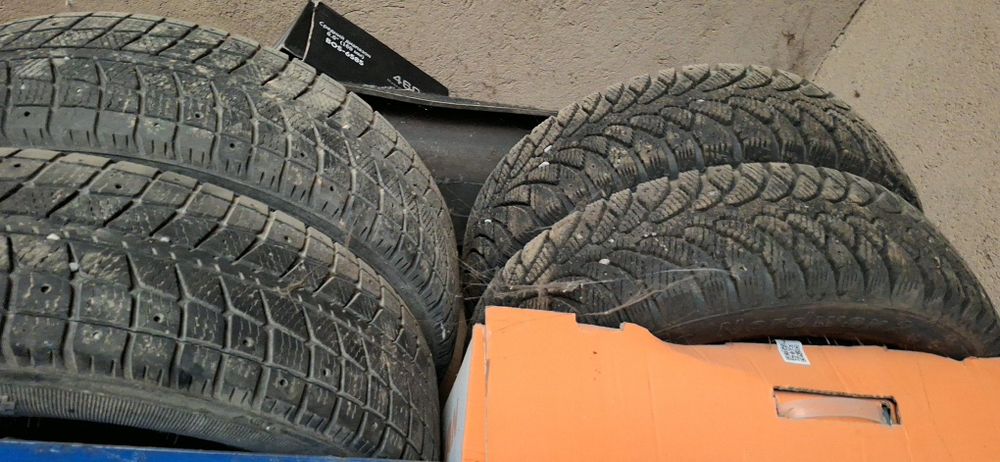 Продаётся зимние шины R 13