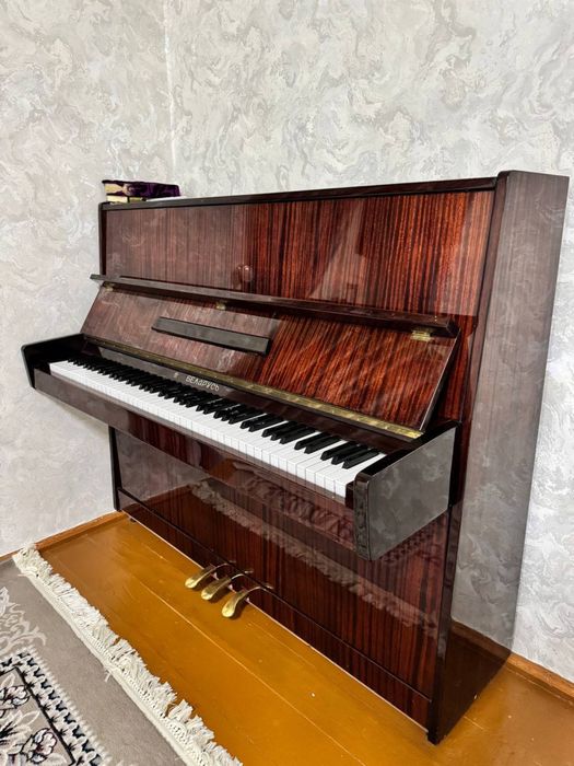 Пианино марки БЕЛАРУСЬ