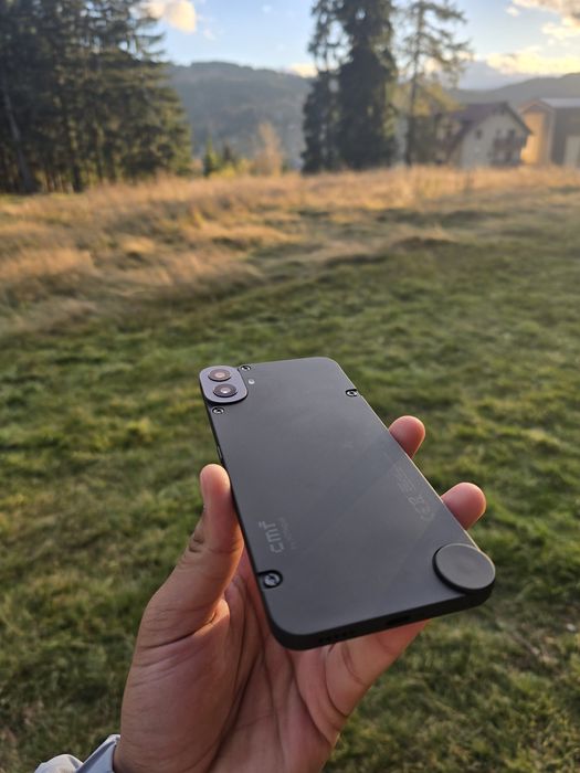 Vand sau schimb cmf phone 1 by nothing 128 gb 8gb ram