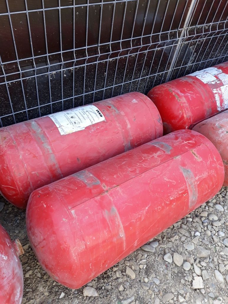 Butelii de compresor de 200 litrii preț.520 lei.