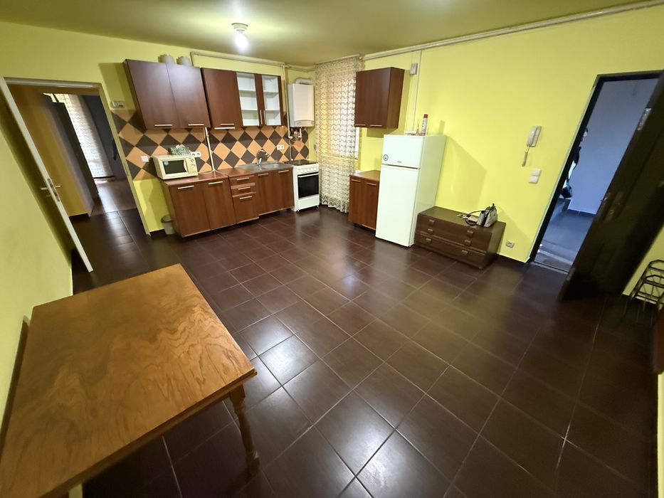 Ofer spre închiriere Apartament 2 Camere  langa Hotel Sport / Pta.Mica