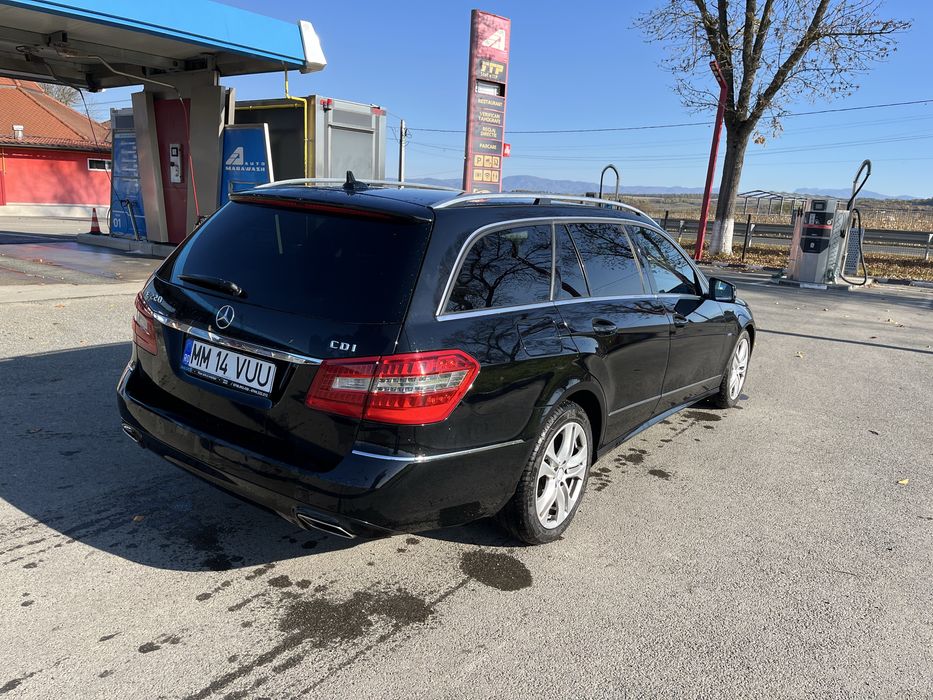Vând  Mercedes E class