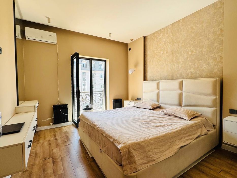 Family Gardens Продается 3 комнатная квартира ремонт Академгородок