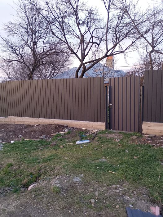 Garduri din sipca metalica, panou tip jaluzele, tabla, plasa si BCA