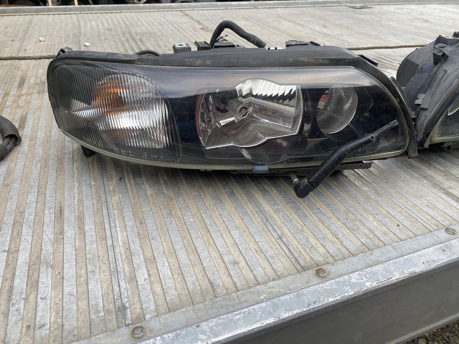 Faruri St/Dr Xenon Volvo S60 2005 Pret 800 lei buc