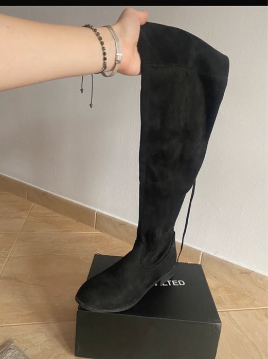 Cizme peste genunchi