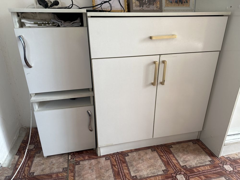 Шкаф купэ, камод и 2 шт.тумбы