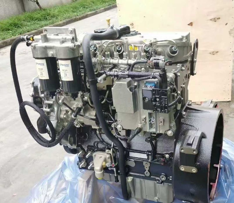 Motor Perkins 1104D-E44TA Caterpillar C4.4 nou cu garantie 12 luni