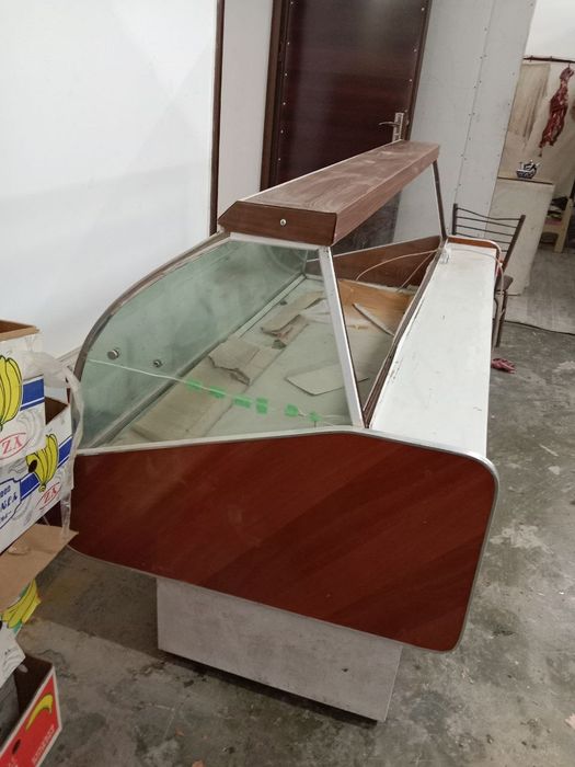 Витринный холодильник