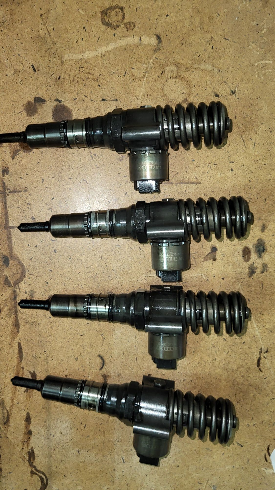 Продавам дюзи за Audi, Seat, VW, Skoda
2.0TDI, 16v, BLB, 140k.