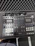 Traktor S8 și un alt S8 de piese.
