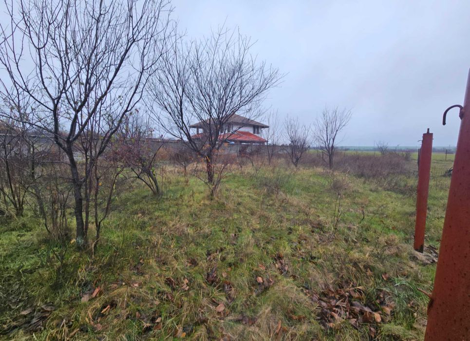 Парцел в село Самоводене