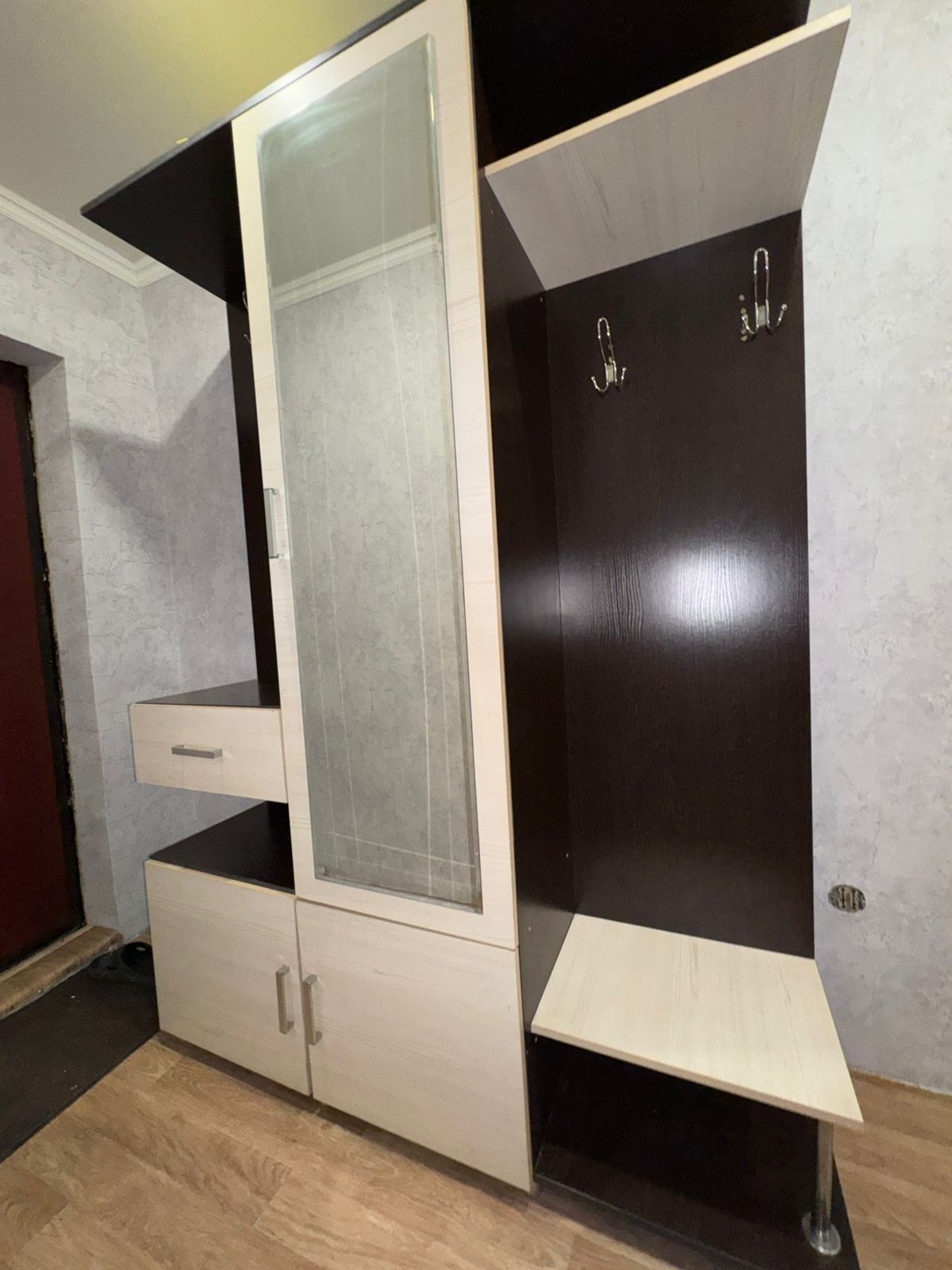Продам шкаф в прихожую