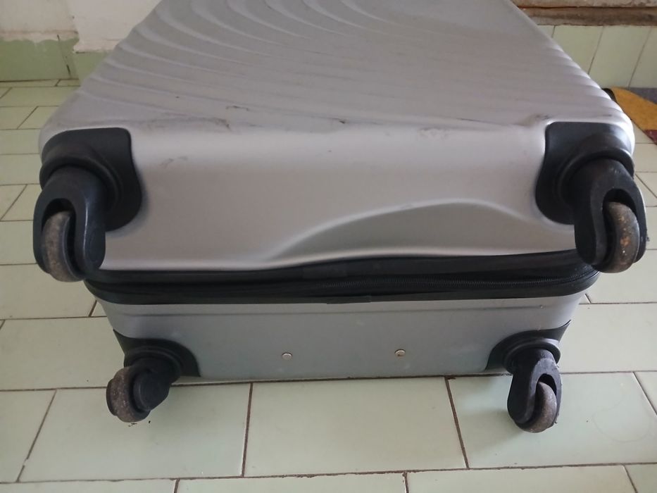 Куфар на колелца