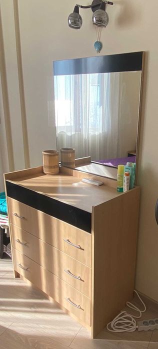 Прекрасно обзавеждане спалня - легла, матраци,гардероб, нощн шк, скрин