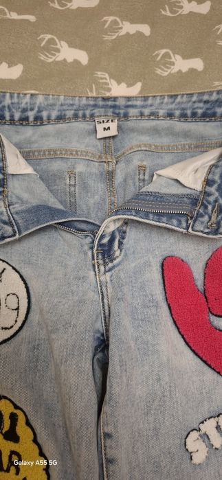Дамско дънки s/m размер.Без следи от употреба.