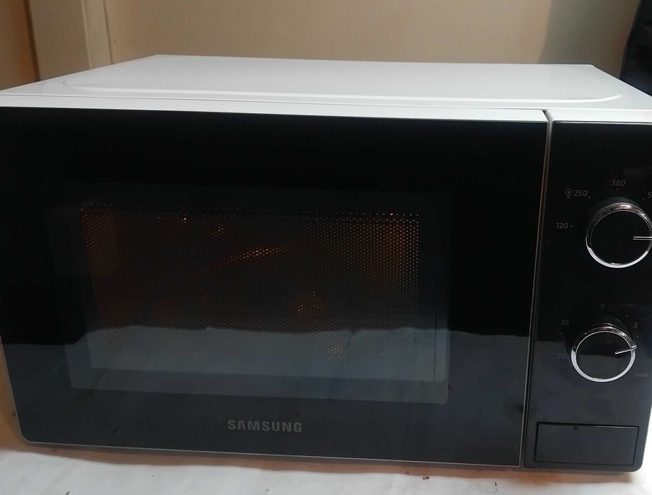 Микровълнова печка SAMSUNG