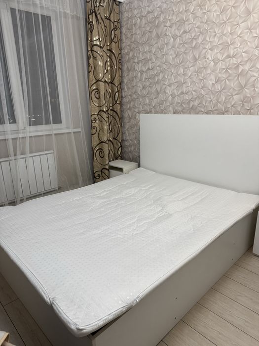 Кровать деревянная белая