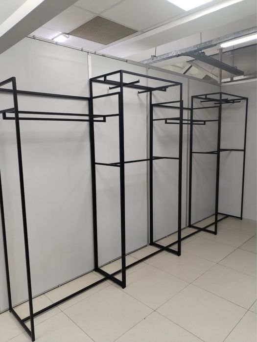 Продам оборудывание для бутиков  Стойки Рейлы