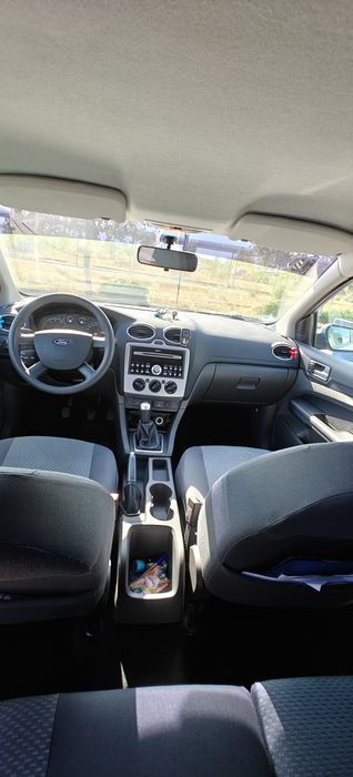 Vând Ford focus 1.6 16v ti-vct 115 cp