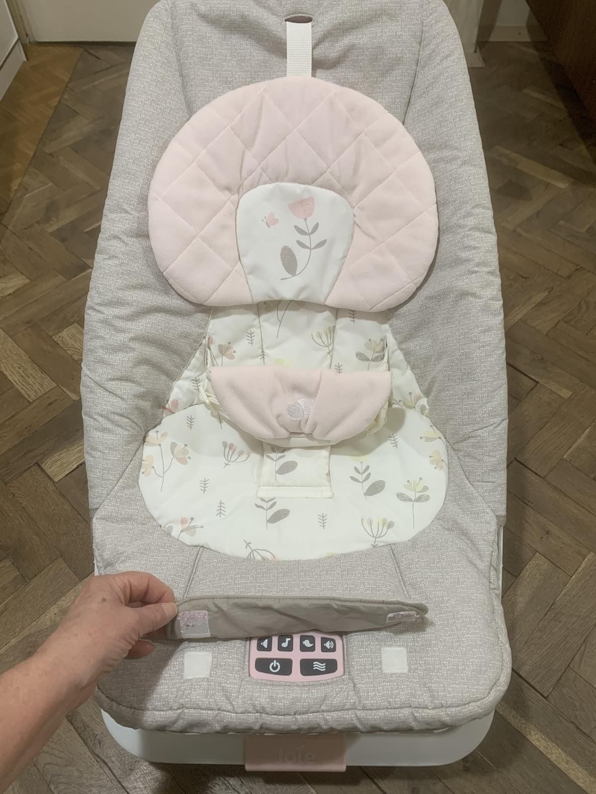 Бебешки шезлонг за момиченце