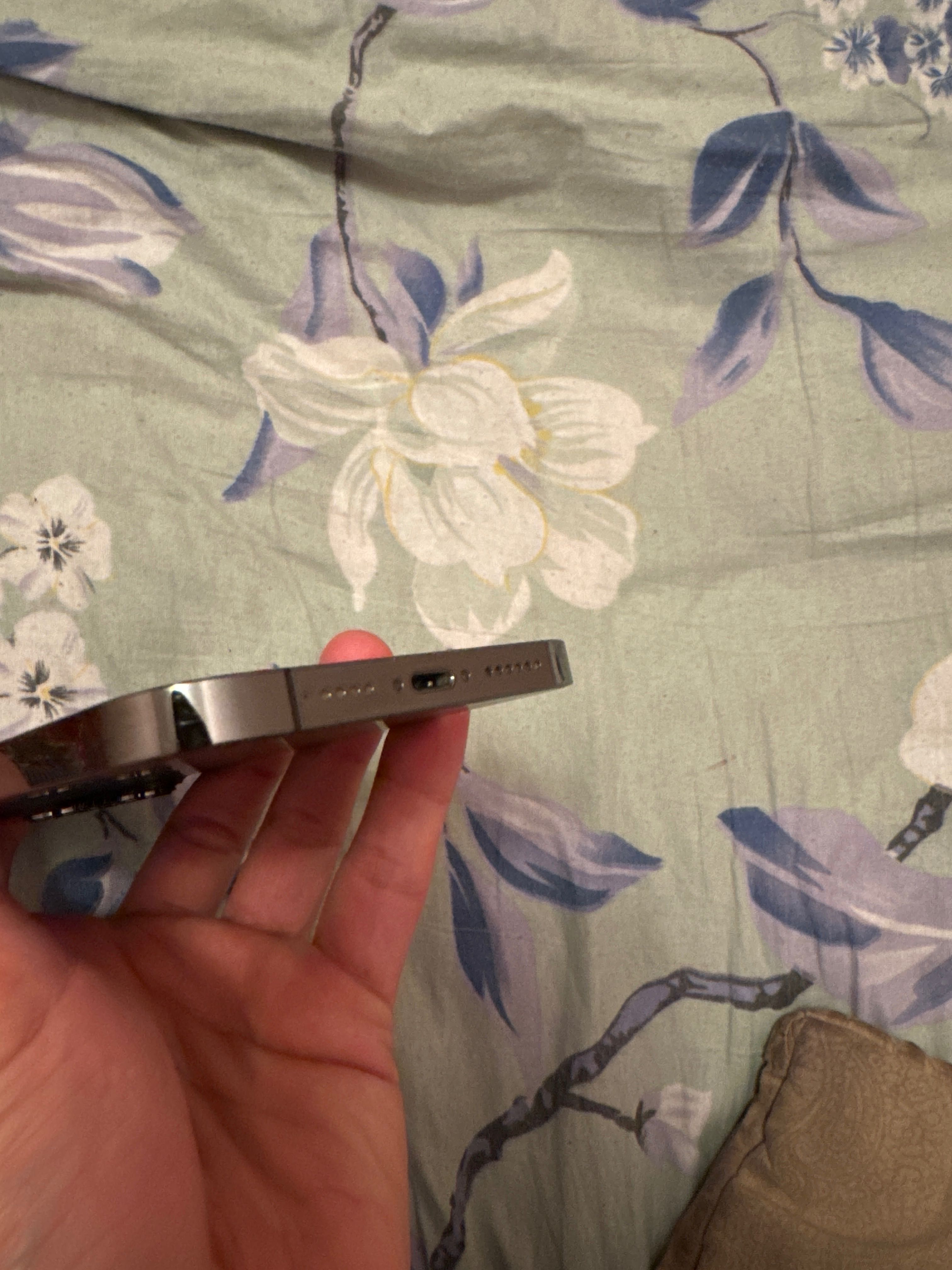 Iphone 13 pro max 128ГБ karopka bor