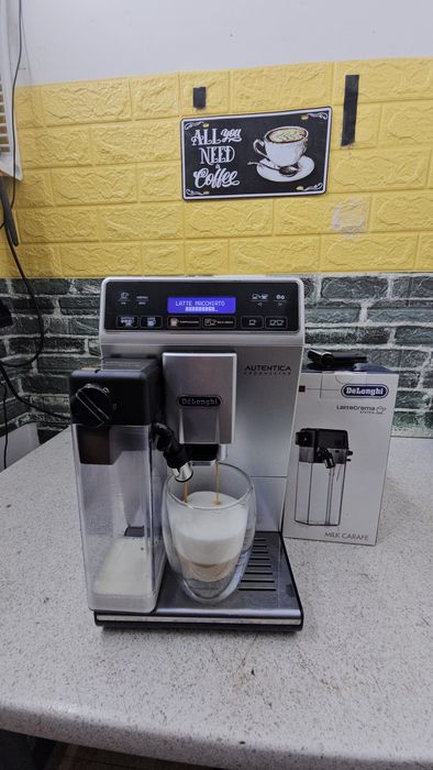 DeLonghi Autentica Cappuccino