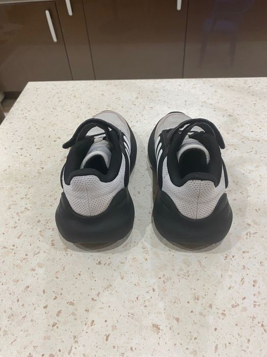 Маратонки Адидас #28