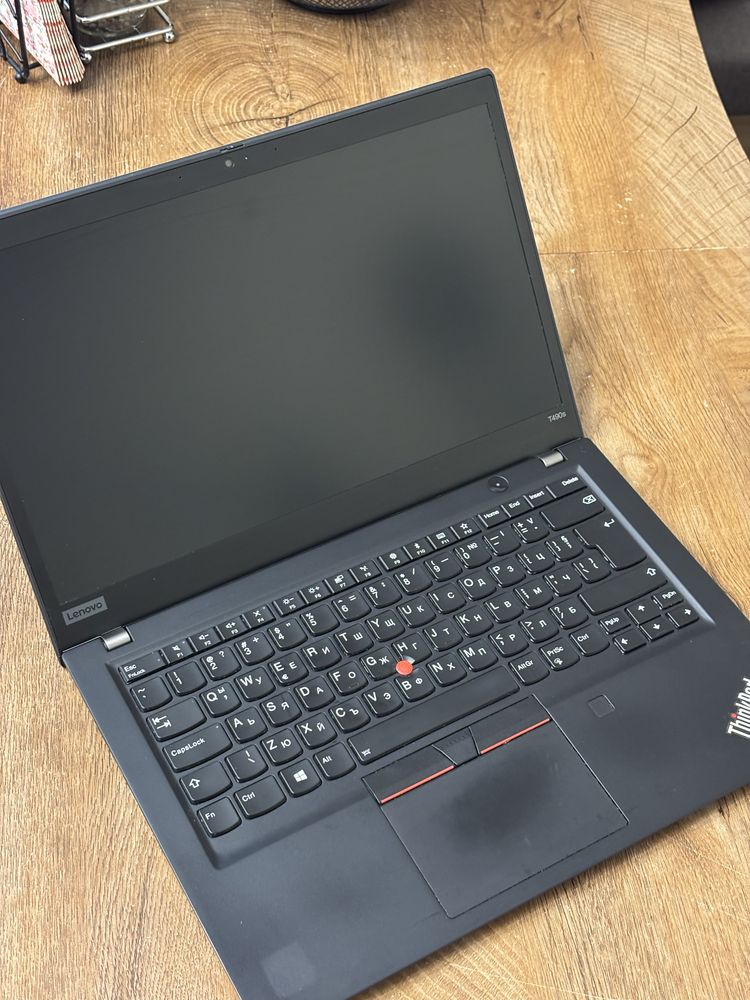 Лаптоп Lenovo Thinkpad T490s + аксесоари