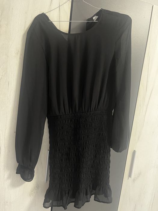 Елегантни рокли и есенен шлифер