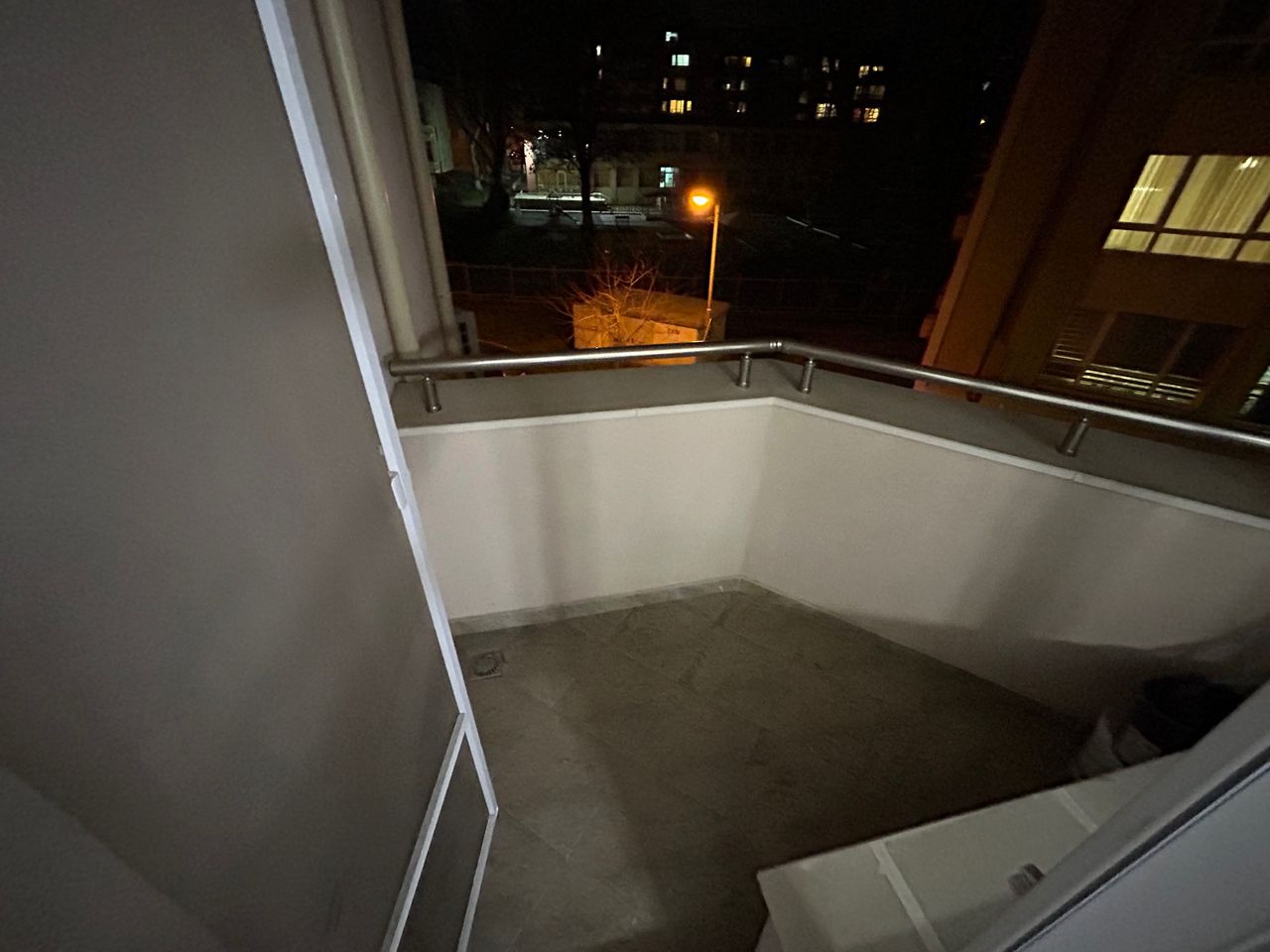 Дава се под наем Двустаен апартамент в Бургас, Център - 70 кв.м за 510 € - Снимка #8