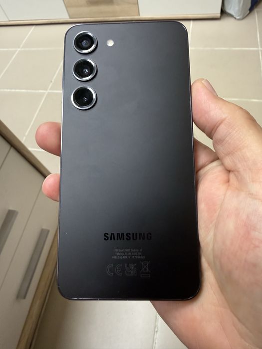 Samsung Galaxy S23 5G 8/128gb отличен