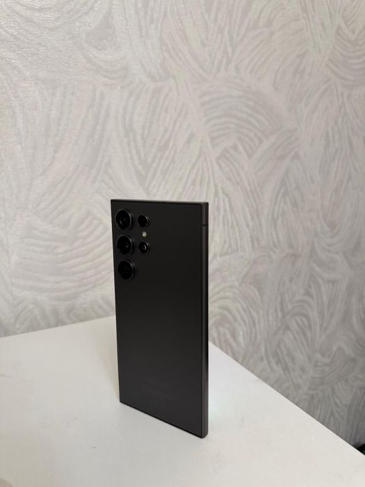 Срочно продам Samsung s24 ultra 5g 256g