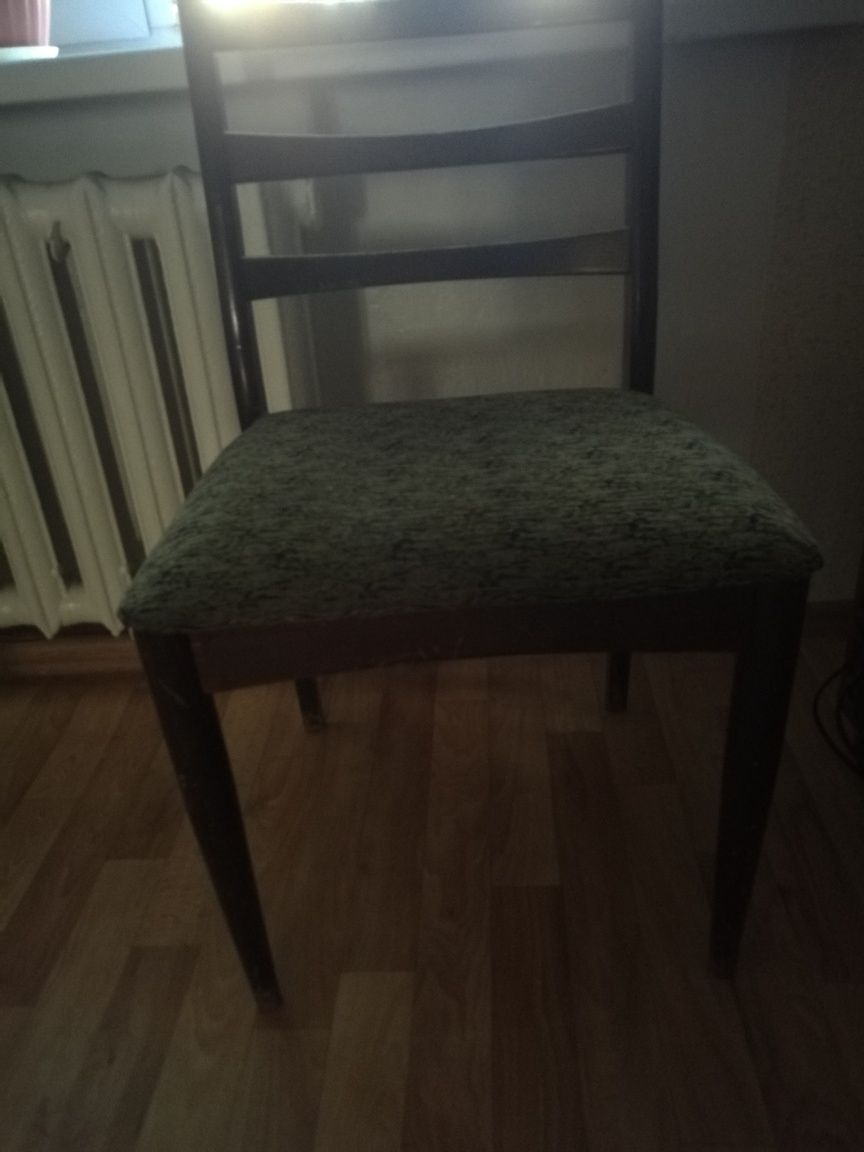 Продам стенку+диван+2 кресла+журнальный столик+6 стульев