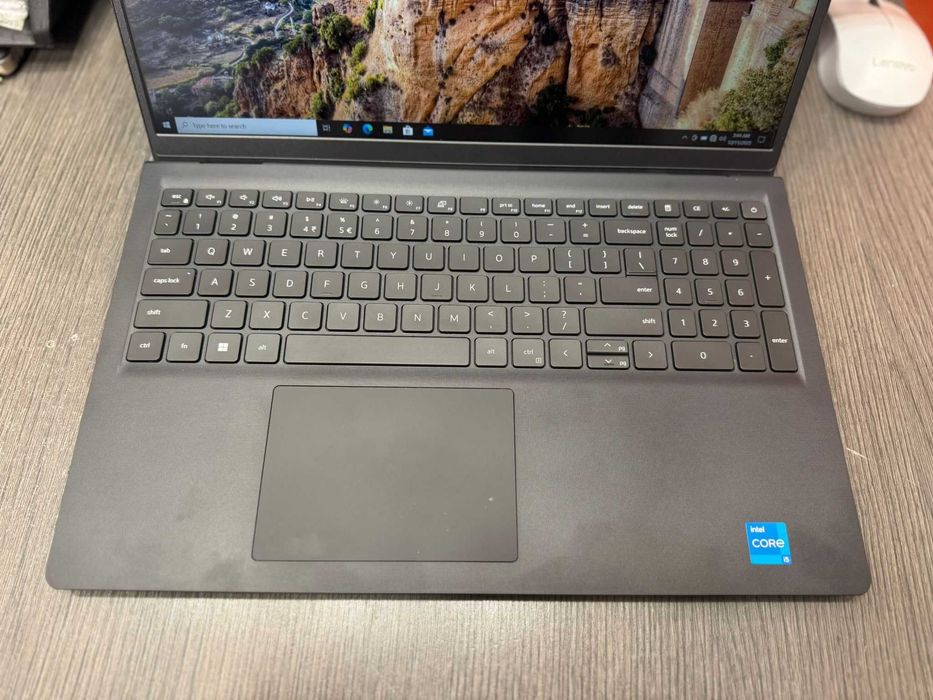 Hope Amanet P4 / Dell Vostro 3530 I5 13TH 8 Ram