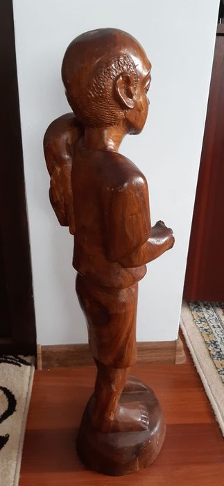 Statuie din lemn intreg sculptată manual