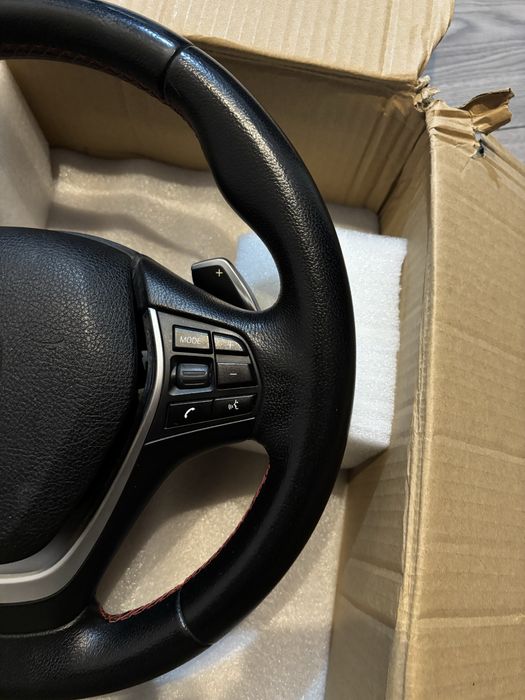Vand volan cu padele BMW F30